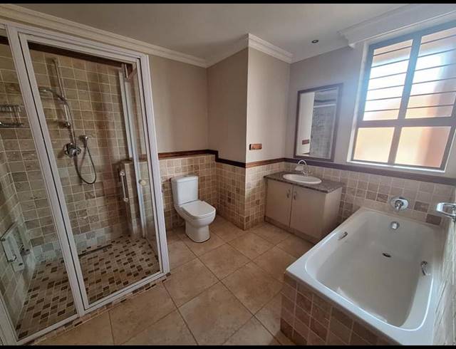 2 BEDROOM APARTMENT FOR SALE IN NEWLANDS